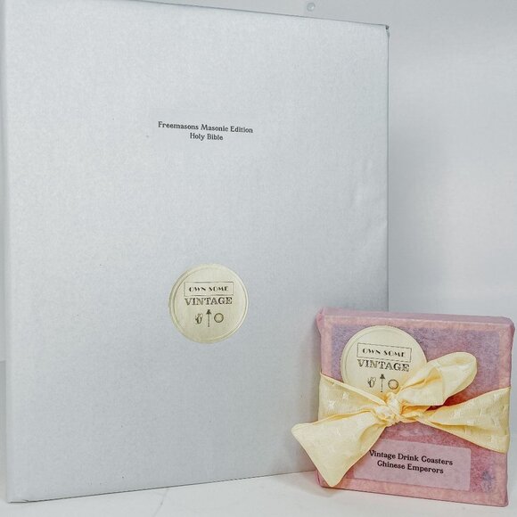 Pair of Mid-Century Modern Pressed Glass Footed Ashtrays - Picture 7 of 7